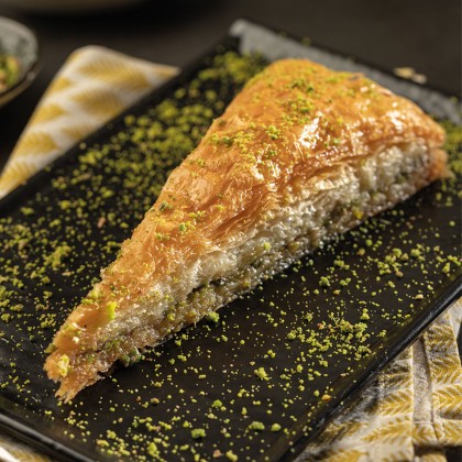Letsdough Pistachio Baklava 20 Triangle Slices 1x2.5Kg Letsdough Pistachio Baklava 20 Triangle Slices 1x2.5Kg