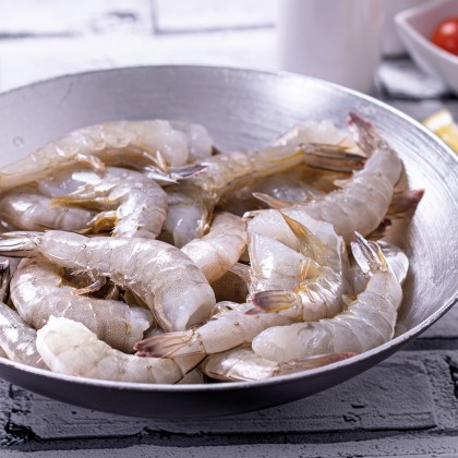 Aquafish Raw Ecuadorian Vannamei Prawns HLSO 26/30, 700g net 6x1kg